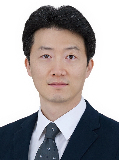 김철 사진