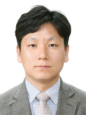 김동욱 사진